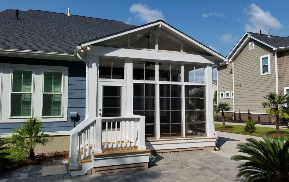 Express porch panels at a Charleston, SC home